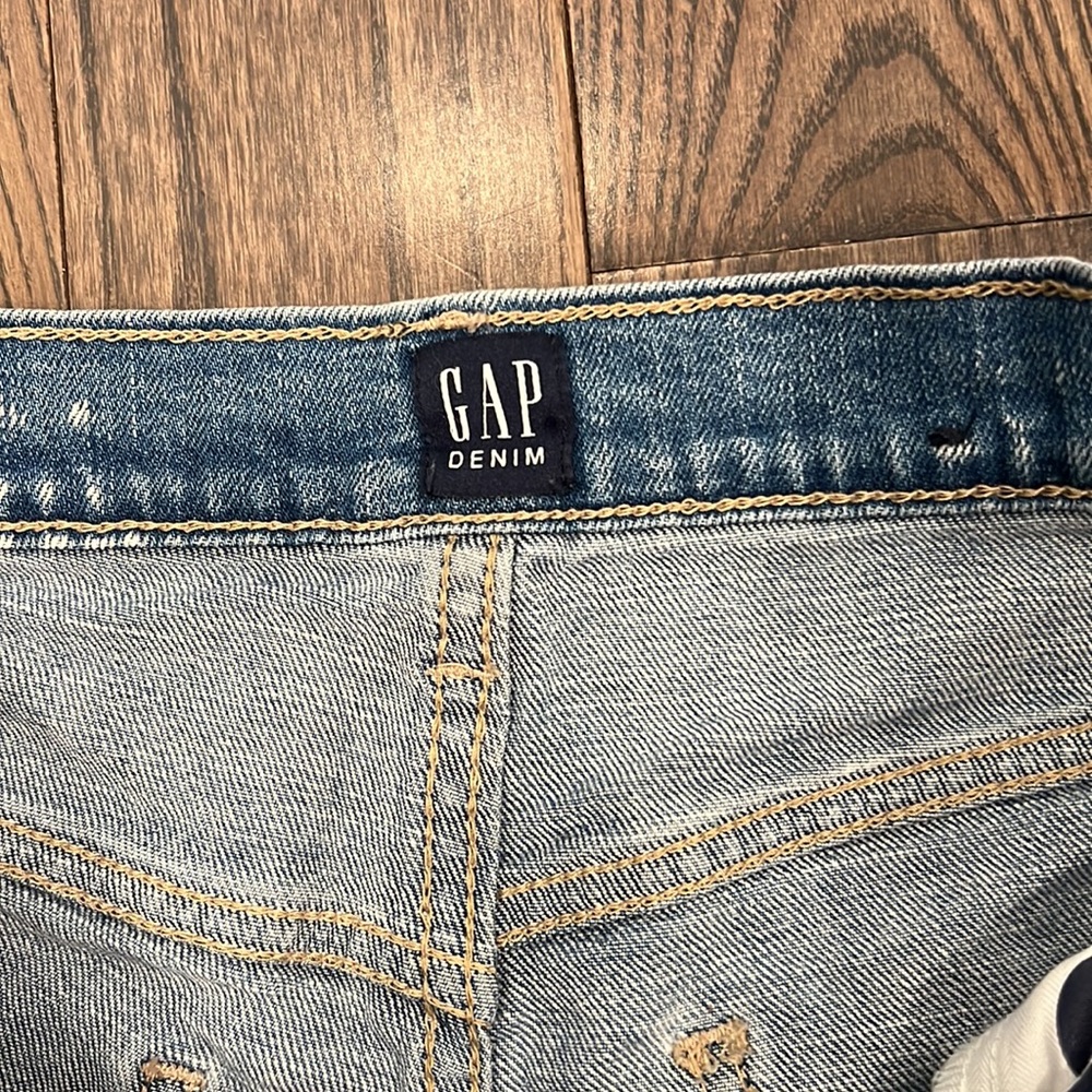 High Rise Gap Shorts - Picture 3 of 4